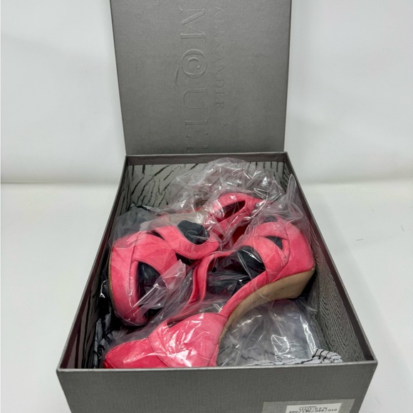 Alexander McQueen Armadillo Heels in Geranium, Size 38.5 - Picture 6 of 7